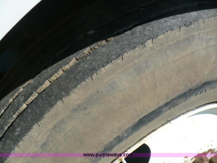 image for item A4870 1995 International 4900 dump truck with boom