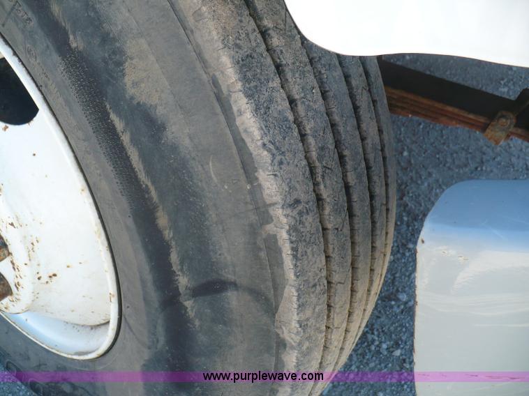 image for item A4870 1995 International 4900 dump truck with boom