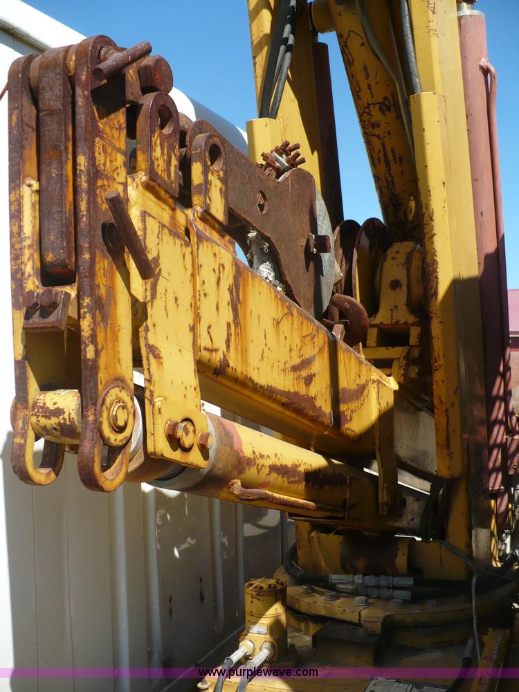 image for item A4870 1995 International 4900 dump truck with boom