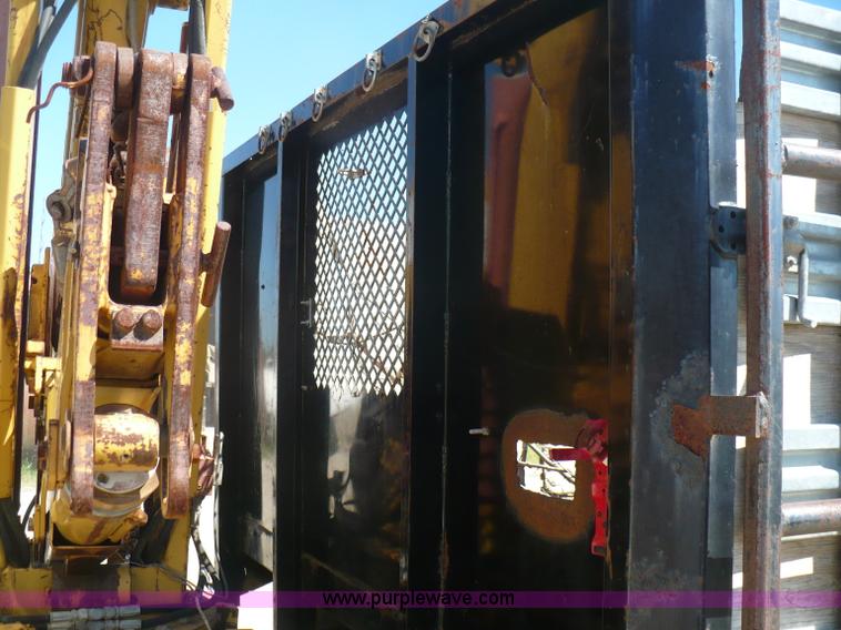 image for item A4870 1995 International 4900 dump truck with boom