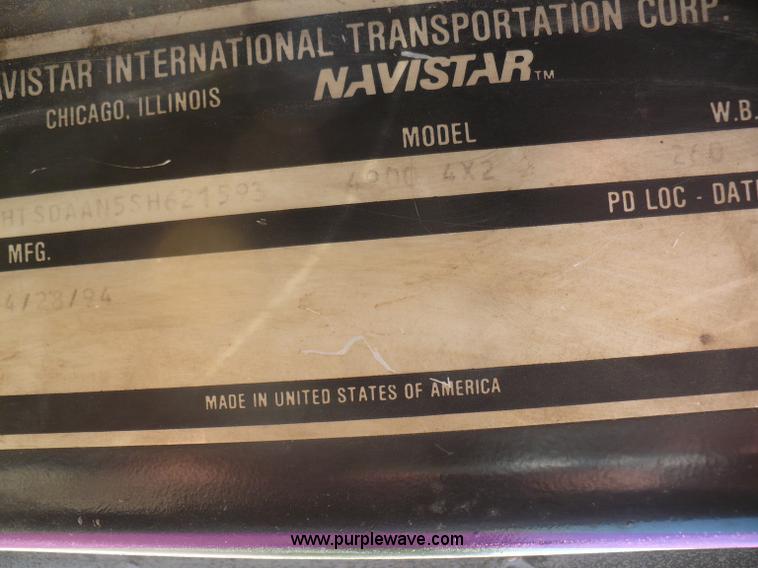 image for item A4870 1995 International 4900 dump truck with boom