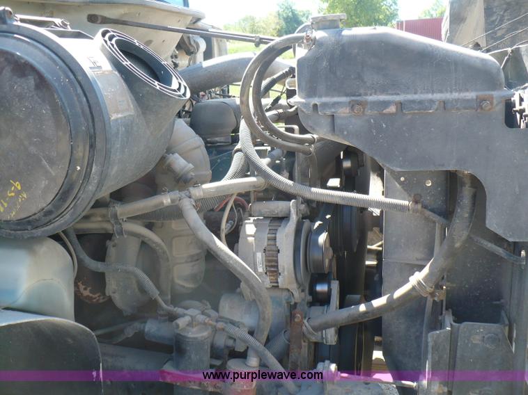 image for item A4870 1995 International 4900 dump truck with boom