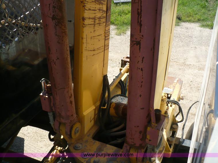 image for item A4870 1995 International 4900 dump truck with boom