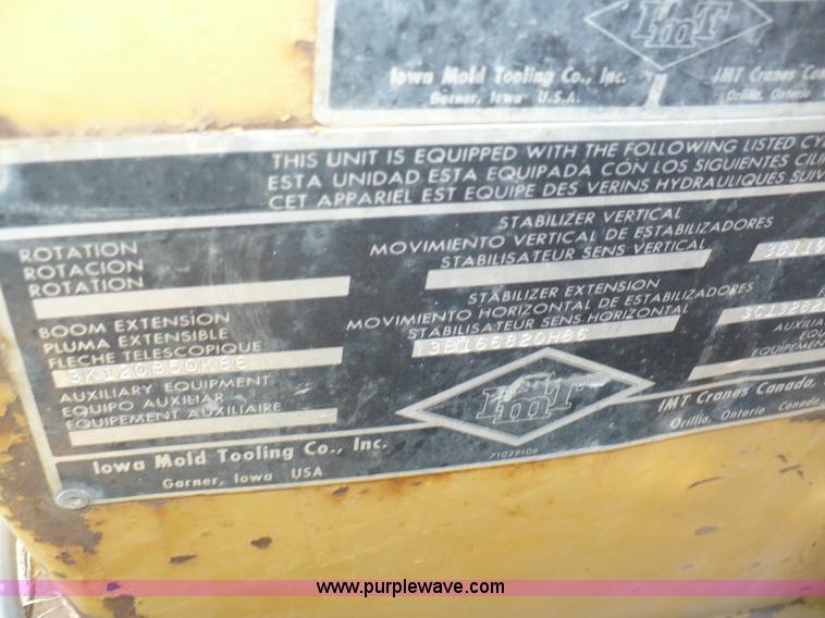 image for item A4870 1995 International 4900 dump truck with boom