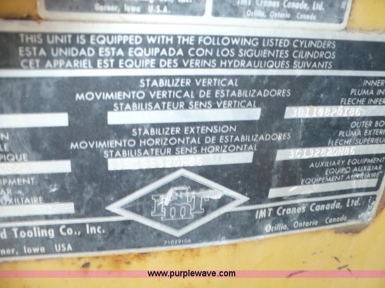 image for item A4870 1995 International 4900 dump truck with boom