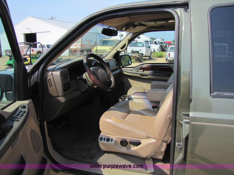 image for item A5045 2000 Ford Excursion Limited SUV