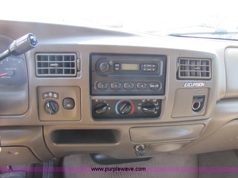 image for item A5045 2000 Ford Excursion Limited SUV