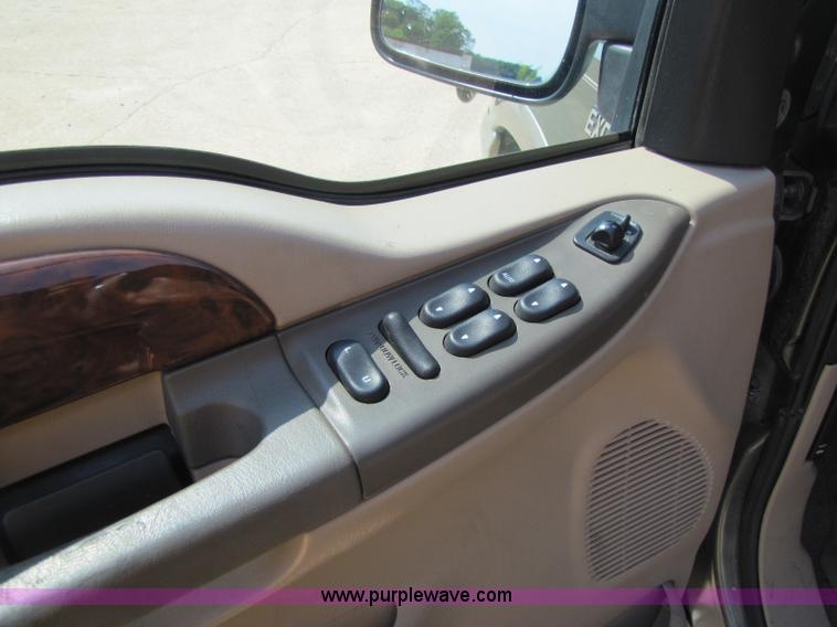 image for item A5045 2000 Ford Excursion Limited SUV