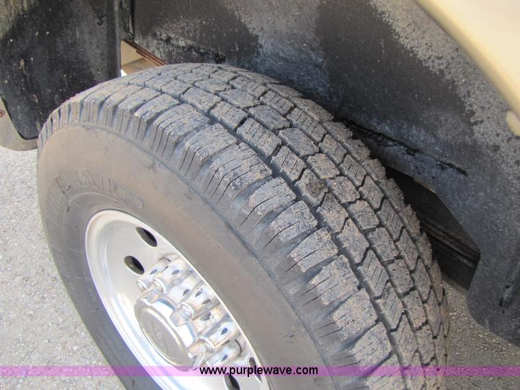 image for item A5045 2000 Ford Excursion Limited SUV