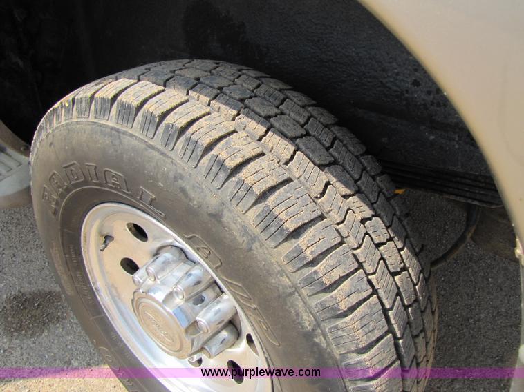 image for item A5045 2000 Ford Excursion Limited SUV