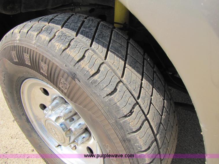 image for item A5045 2000 Ford Excursion Limited SUV