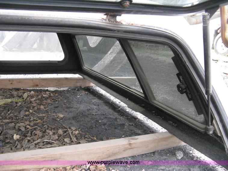 image for item B9533 Fiberglass pickup topper