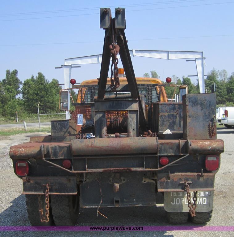 image for item C5004 1969 Ford F600 winch truck