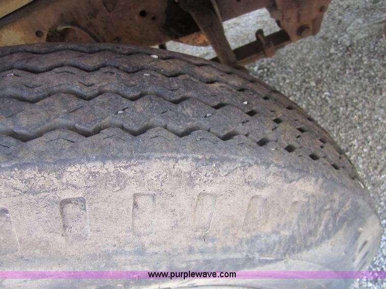 image for item C5004 1969 Ford F600 winch truck