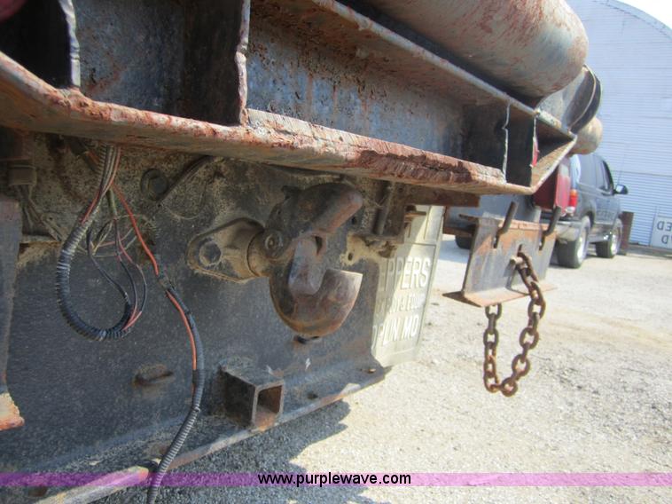 image for item C5004 1969 Ford F600 winch truck