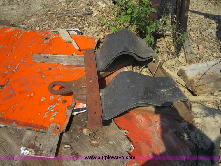 image for item C5004 1969 Ford F600 winch truck