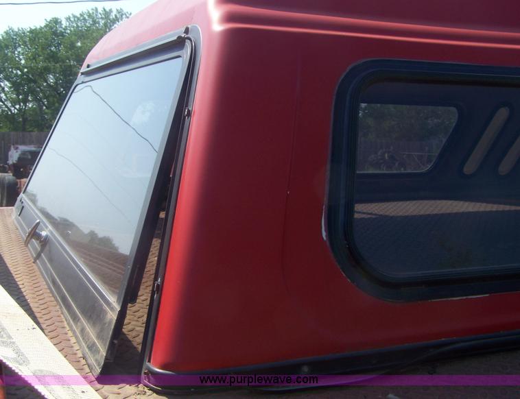 image for item C9381 Genbury fiberglass pickup topper