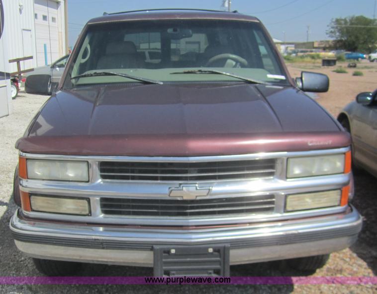 image for item C9808 1997 Chevrolet Suburban C1500 SUV