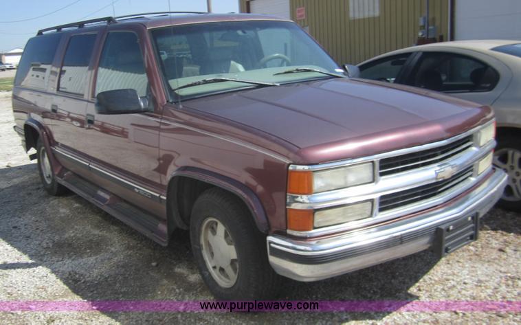 image for item C9808 1997 Chevrolet Suburban C1500 SUV