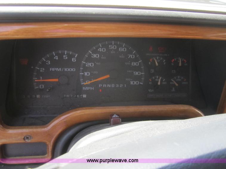 image for item C9808 1997 Chevrolet Suburban C1500 SUV