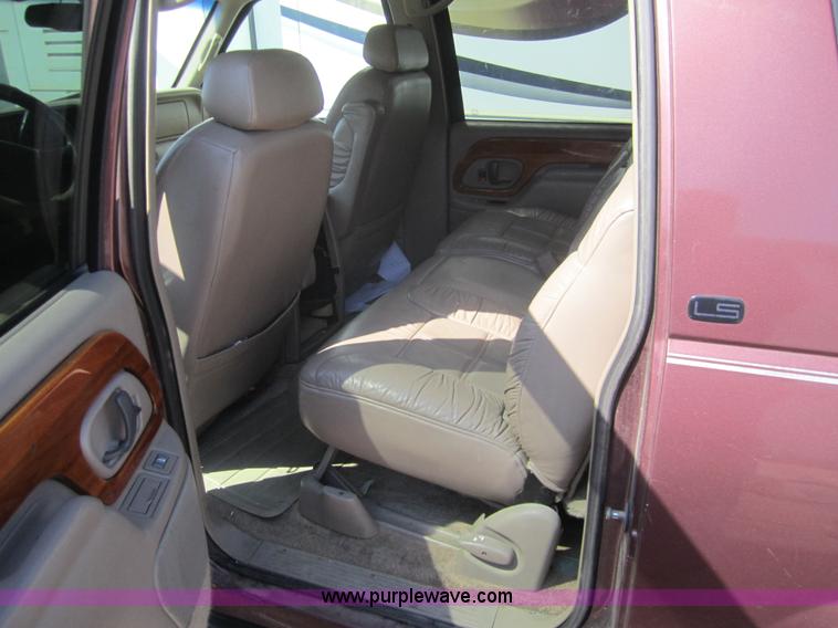image for item C9808 1997 Chevrolet Suburban C1500 SUV