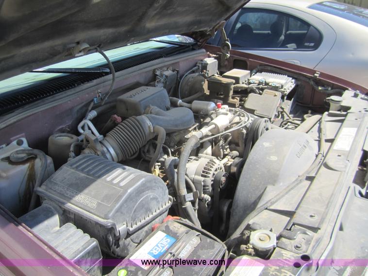 image for item C9808 1997 Chevrolet Suburban C1500 SUV