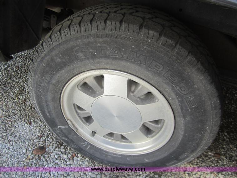 image for item C9808 1997 Chevrolet Suburban C1500 SUV