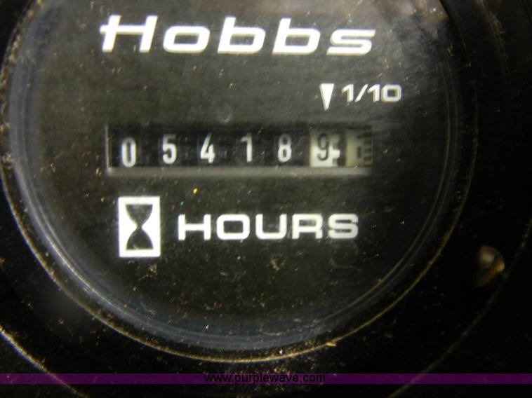 image for item D9729 1998 Sullair ES-6 air compressor