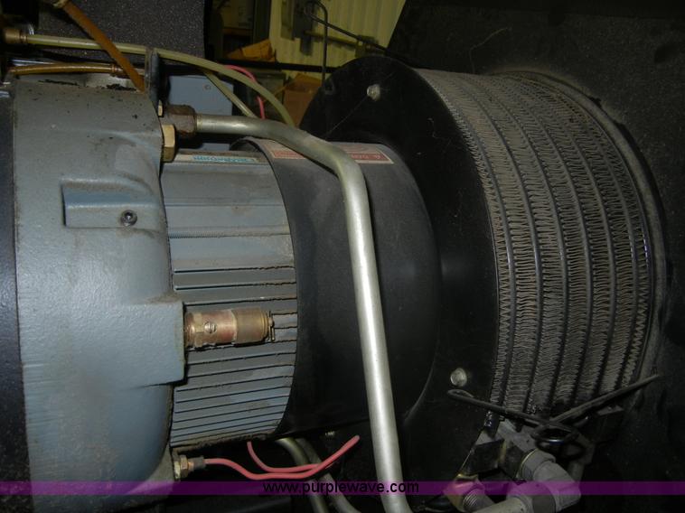 image for item D9729 1998 Sullair ES-6 air compressor