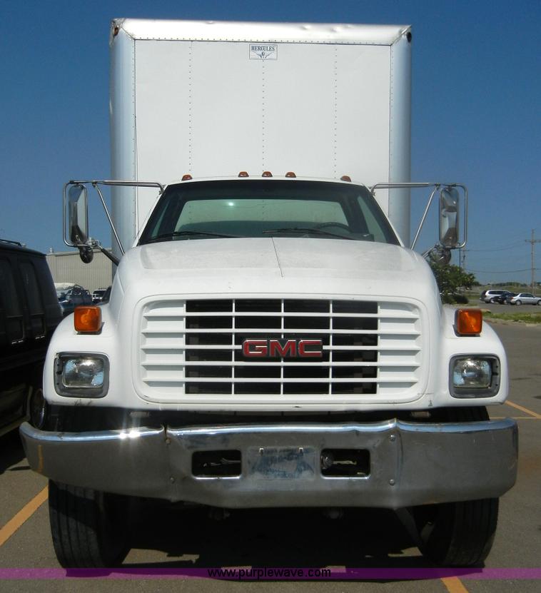 image for item D9797 2000 GMC C6500 box truck
