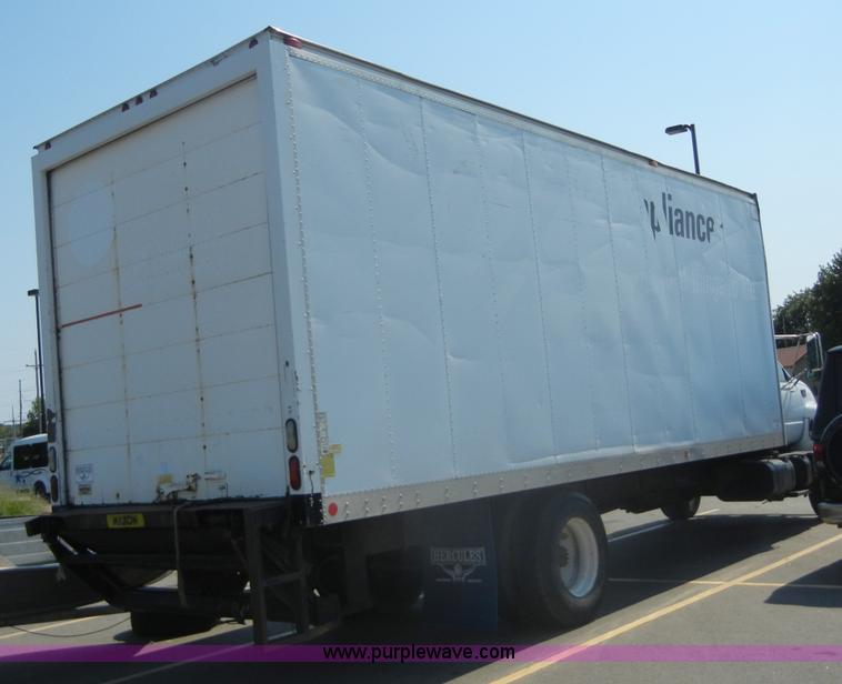 image for item D9797 2000 GMC C6500 box truck