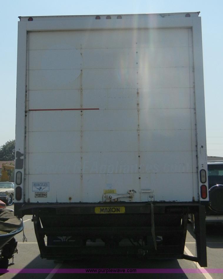 image for item D9797 2000 GMC C6500 box truck