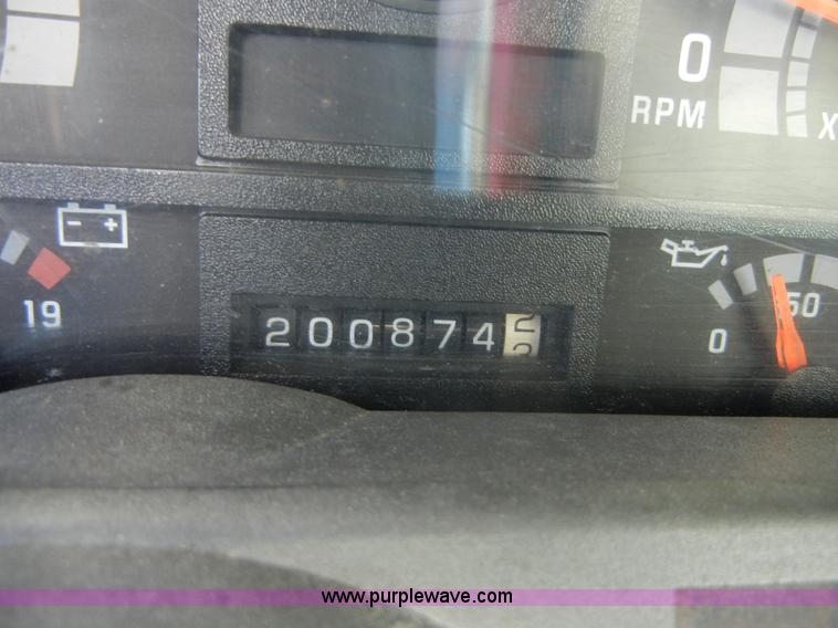 image for item D9797 2000 GMC C6500 box truck