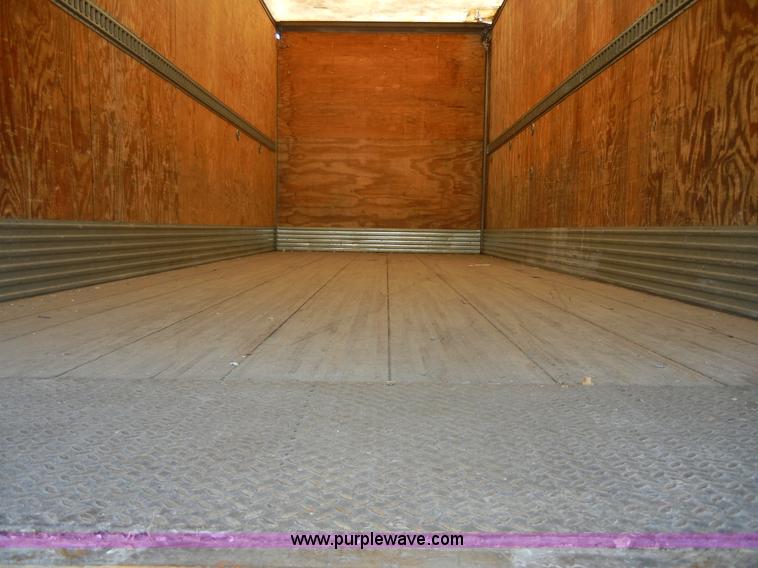 image for item D9797 2000 GMC C6500 box truck