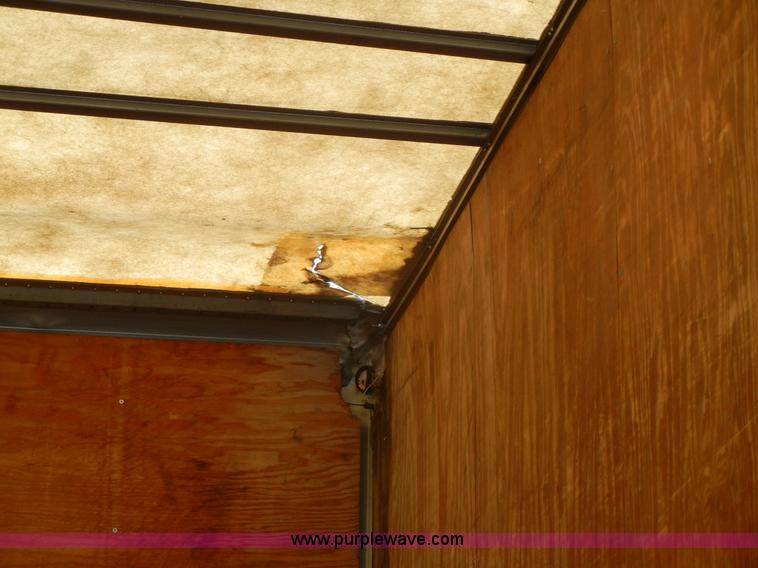 image for item D9797 2000 GMC C6500 box truck