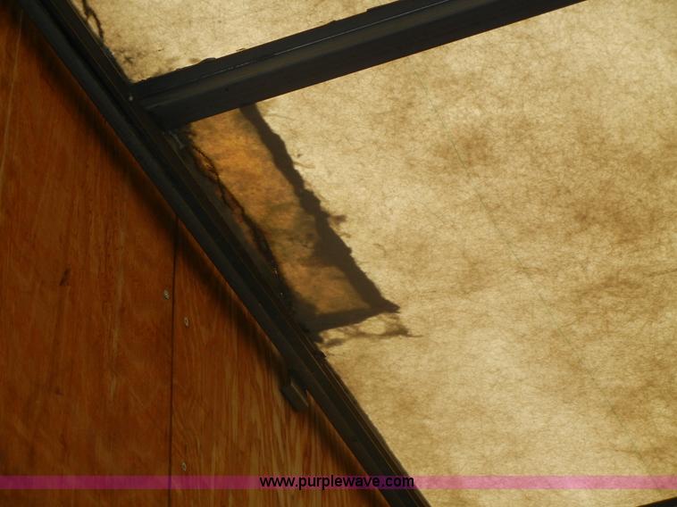 image for item D9797 2000 GMC C6500 box truck