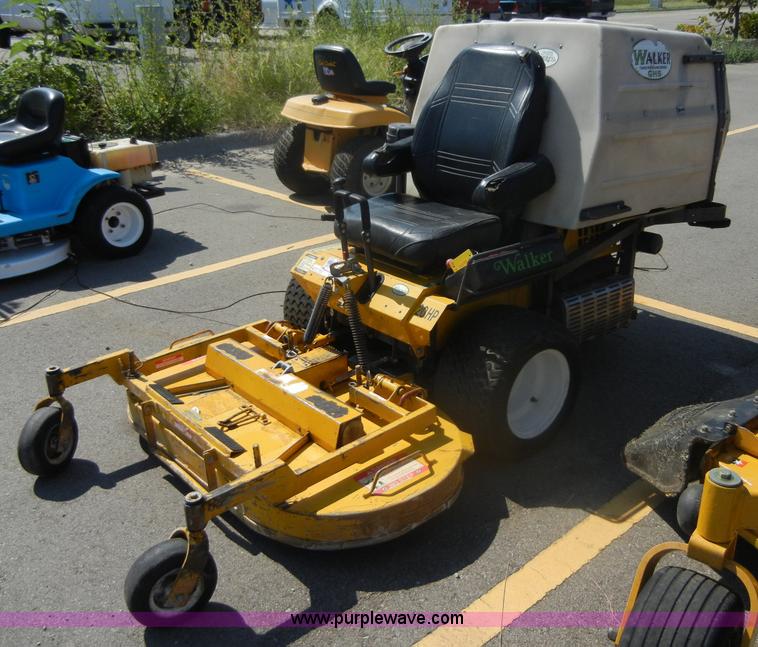 image for item D9894 2000 Walker MTGHS ZTR mower