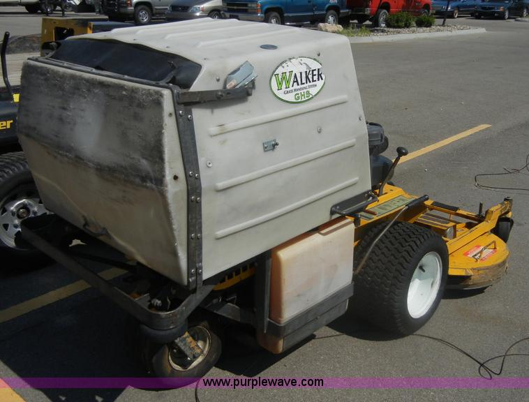 image for item D9894 2000 Walker MTGHS ZTR mower