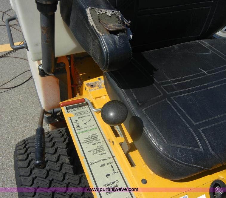 image for item D9894 2000 Walker MTGHS ZTR mower