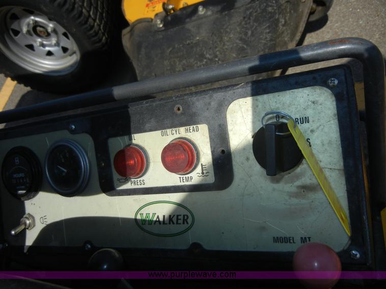 image for item D9894 2000 Walker MTGHS ZTR mower