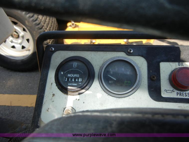 image for item D9894 2000 Walker MTGHS ZTR mower