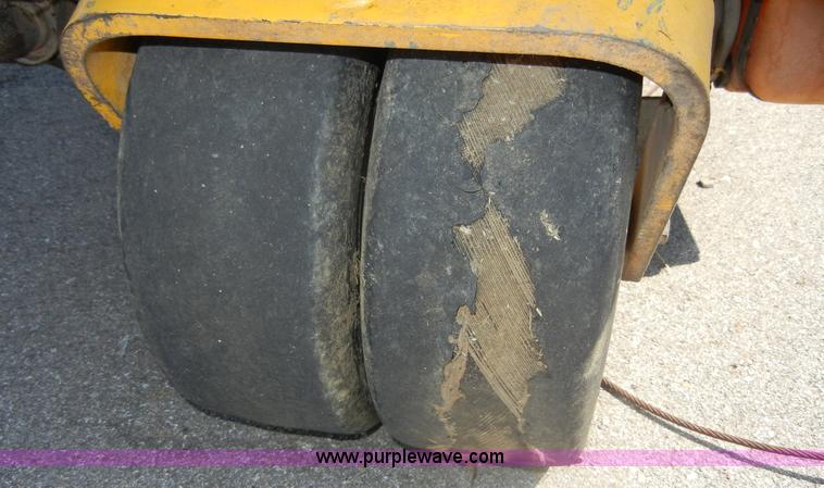 image for item D9894 2000 Walker MTGHS ZTR mower