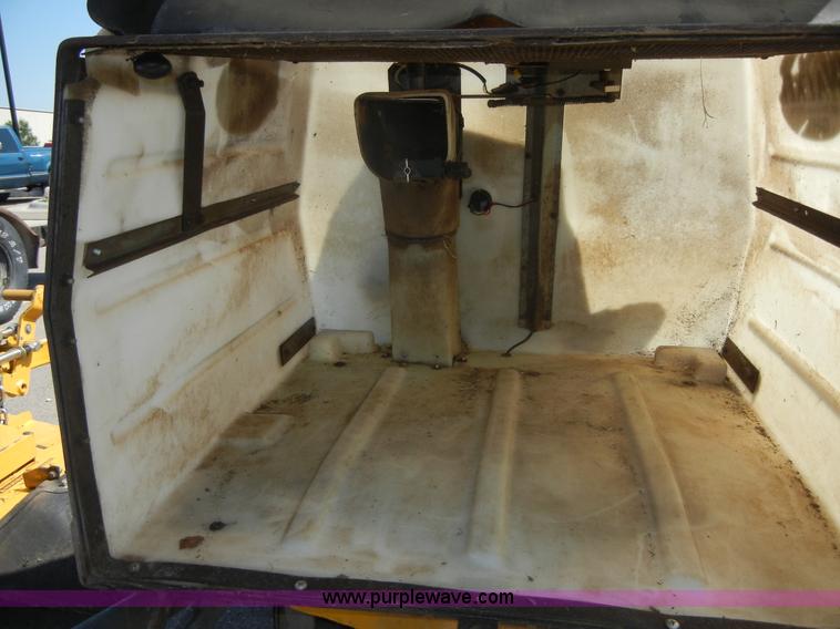 image for item D9894 2000 Walker MTGHS ZTR mower