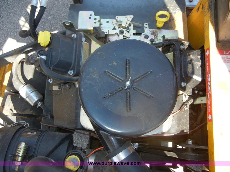 image for item D9894 2000 Walker MTGHS ZTR mower