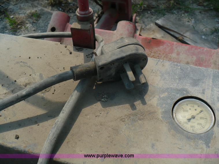 image for item E9501 Branick truck tire changer