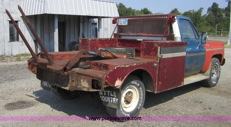 image for item H9754 1977 Chevrolet Scottsdale 20 pickup truck