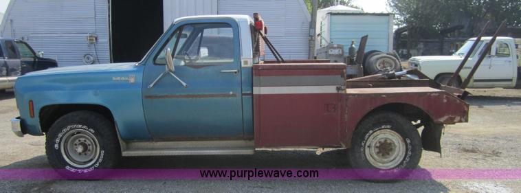 image for item H9754 1977 Chevrolet Scottsdale 20 pickup truck