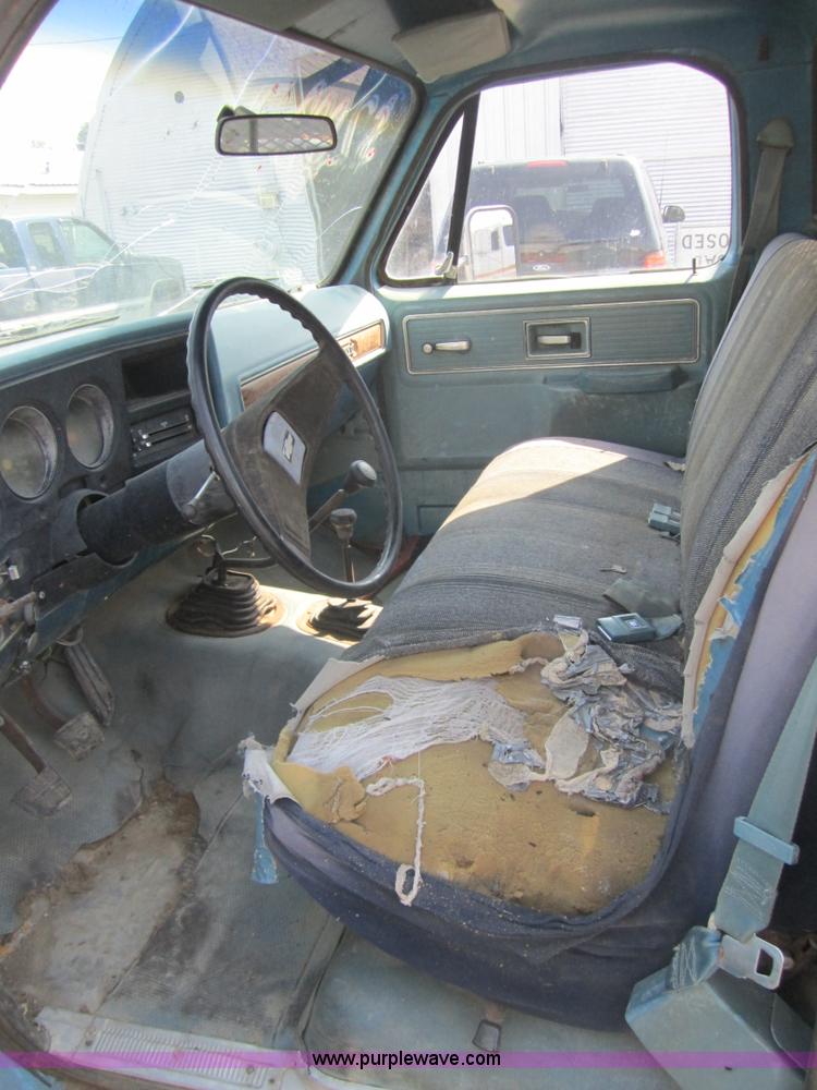 image for item H9754 1977 Chevrolet Scottsdale 20 pickup truck