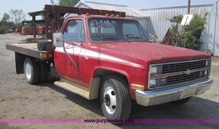 image for item H9755 1984 Chevrolet Scottsdale C30 pickup truck