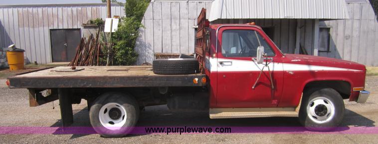 image for item H9755 1984 Chevrolet Scottsdale C30 pickup truck